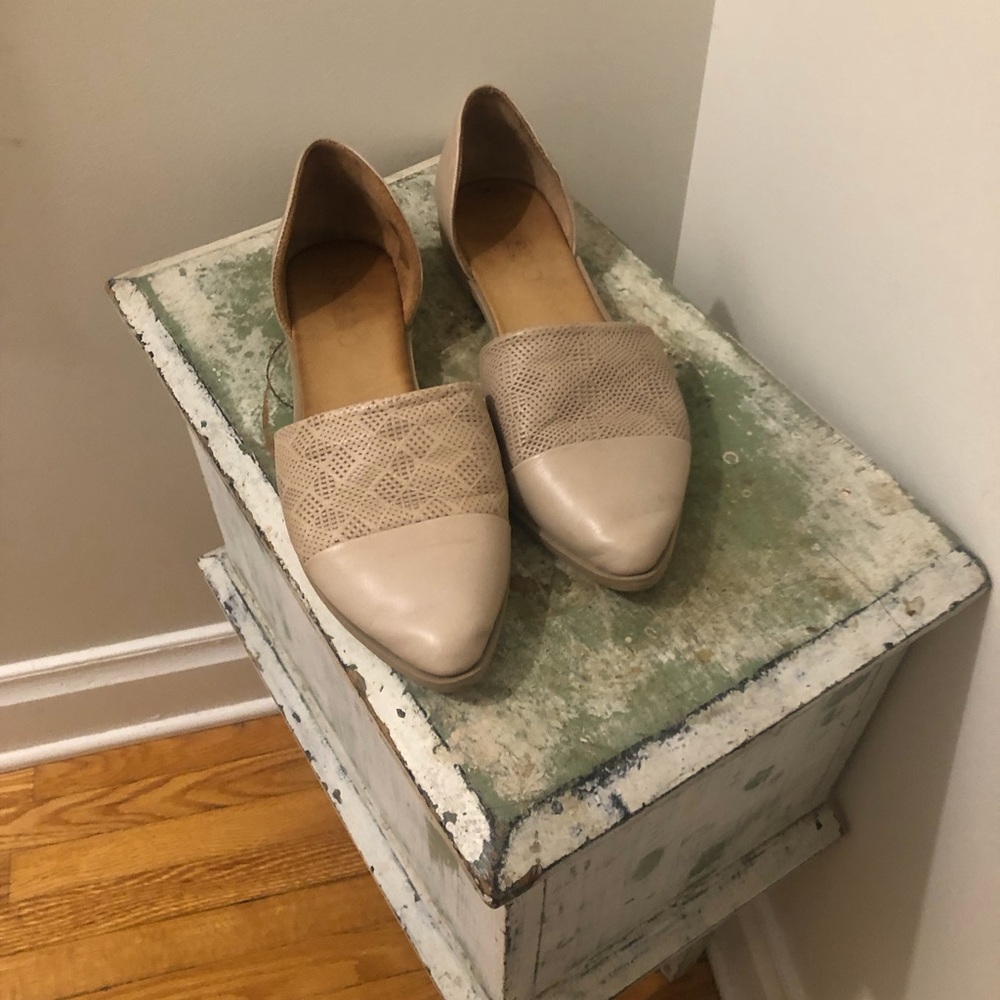 Bueno Bella taupe flats size 38